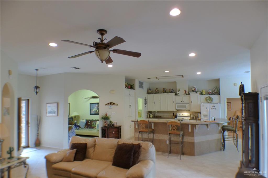 3319 Country Club Drive N