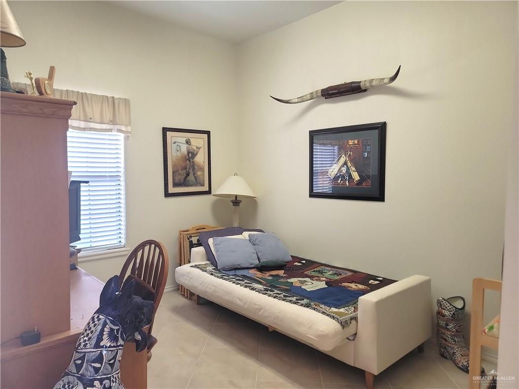 3319 Country Club Drive N