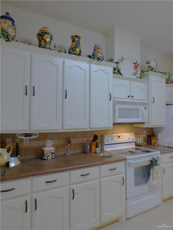 3319 Country Club Drive N