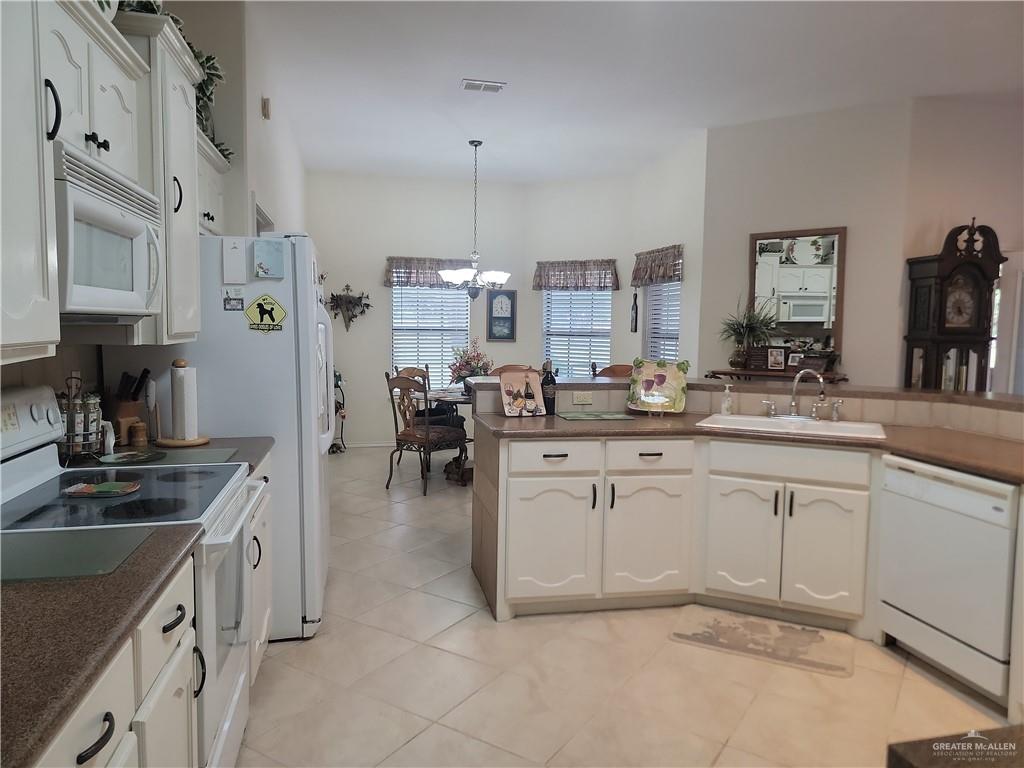 3319 Country Club Drive N