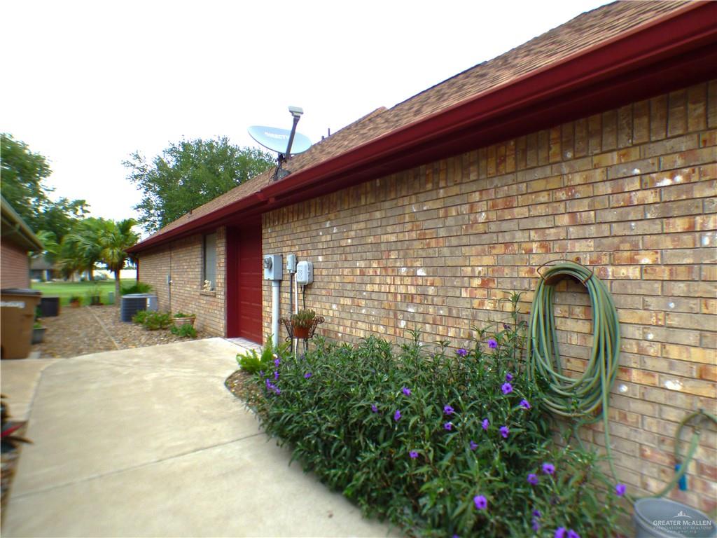 3319 Country Club Drive N