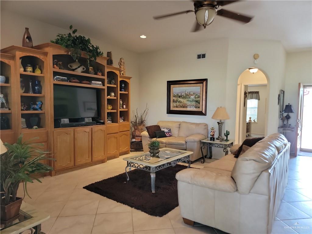 3319 Country Club Drive N