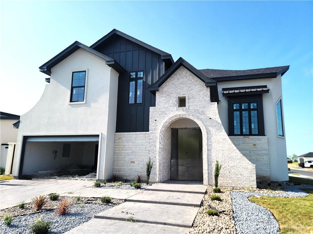 2700 E Giorgio Drive