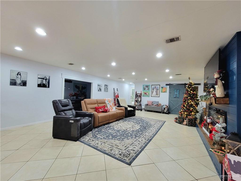 206 S Arroyo Boulevard