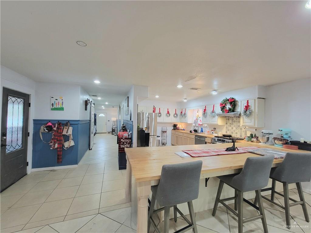 206 S Arroyo Boulevard