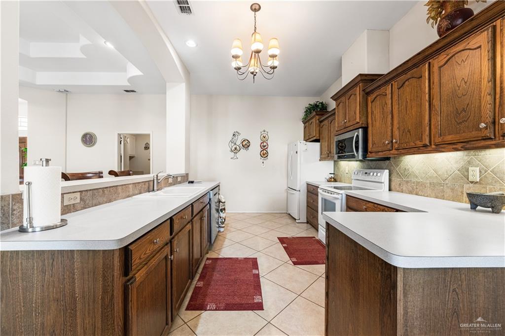 3525 Clubhouse Drive