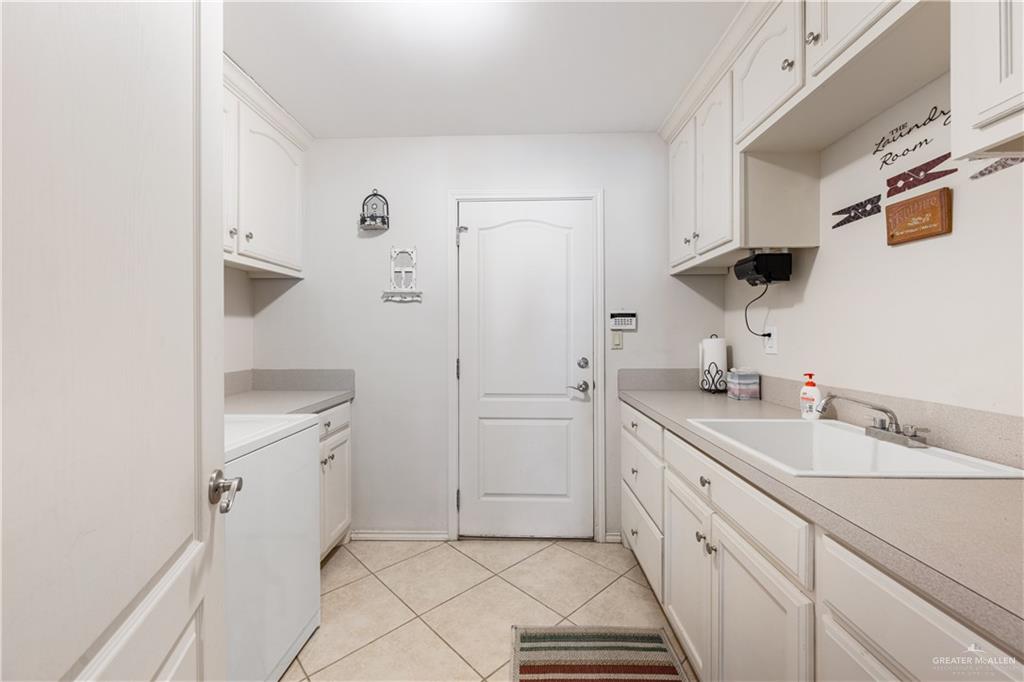 3525 Clubhouse Drive