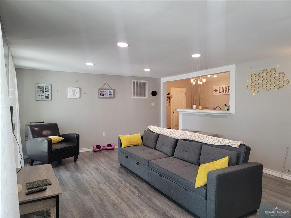 8544 Lago Vista Drive