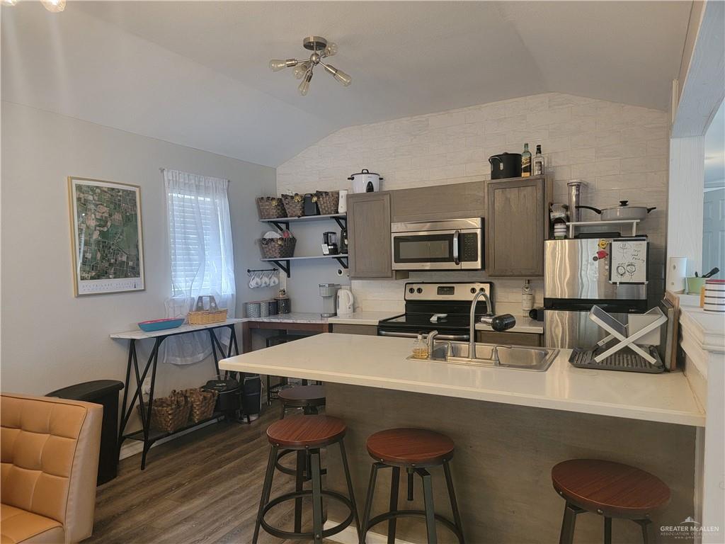 8544 Lago Vista Drive