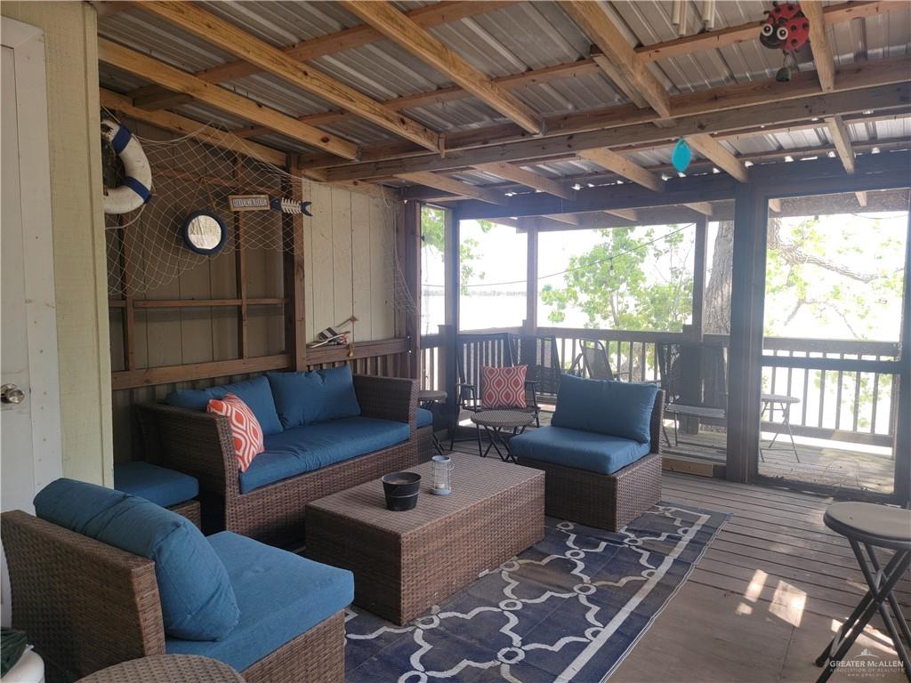 8544 Lago Vista Drive