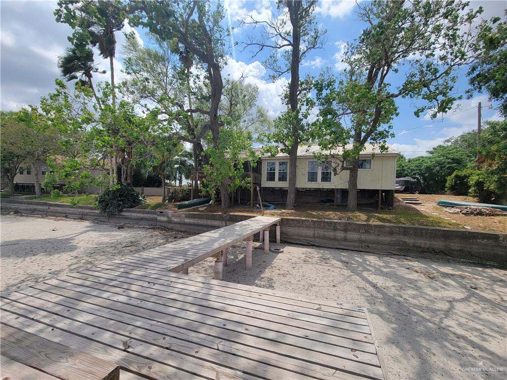 8544 Lago Vista Drive