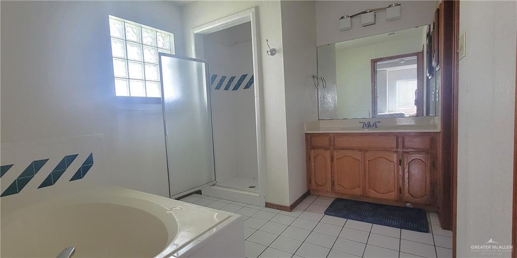 2901 Lakewood Court