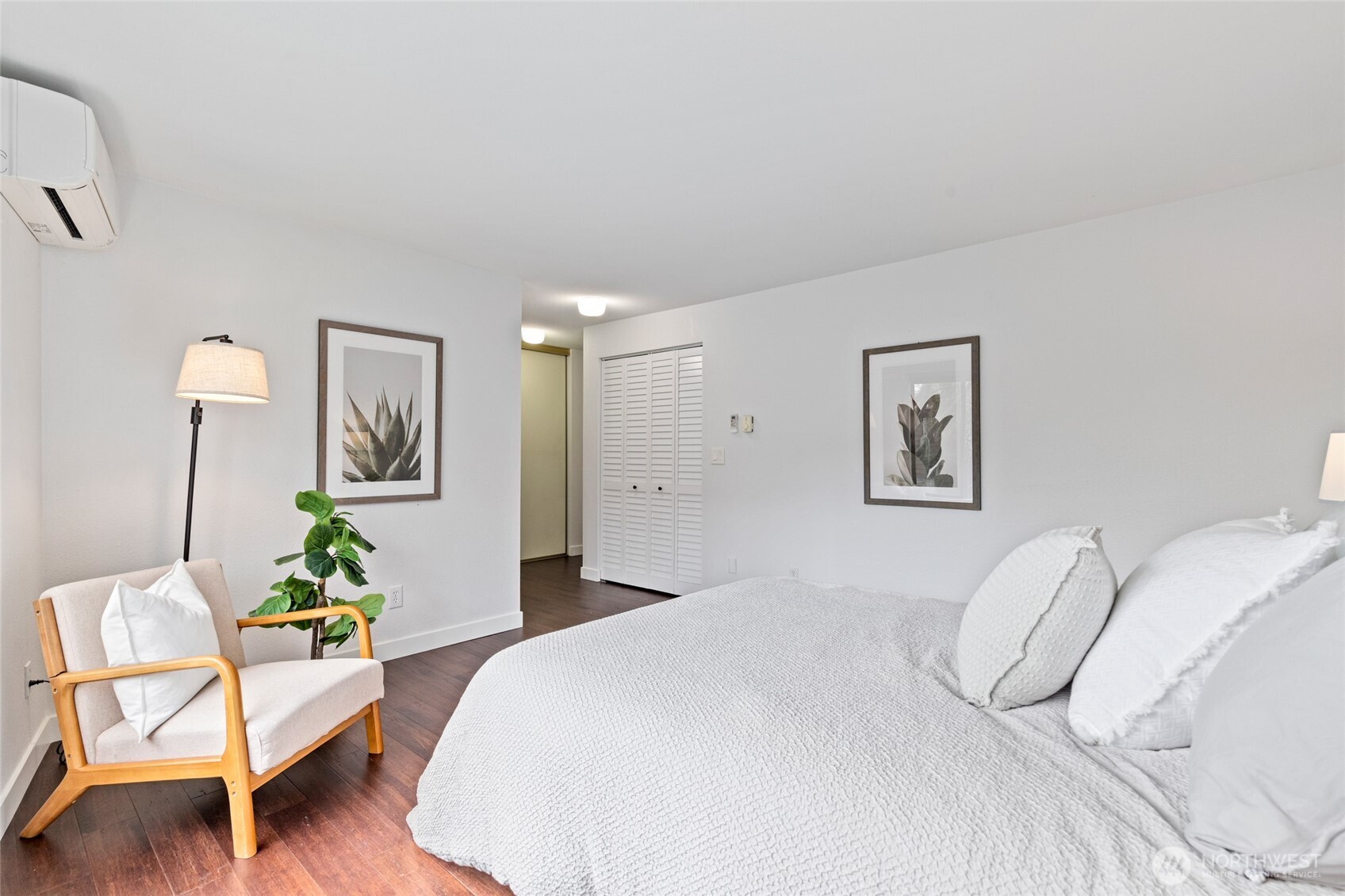7850 Green Lake Drive N Unit: 101