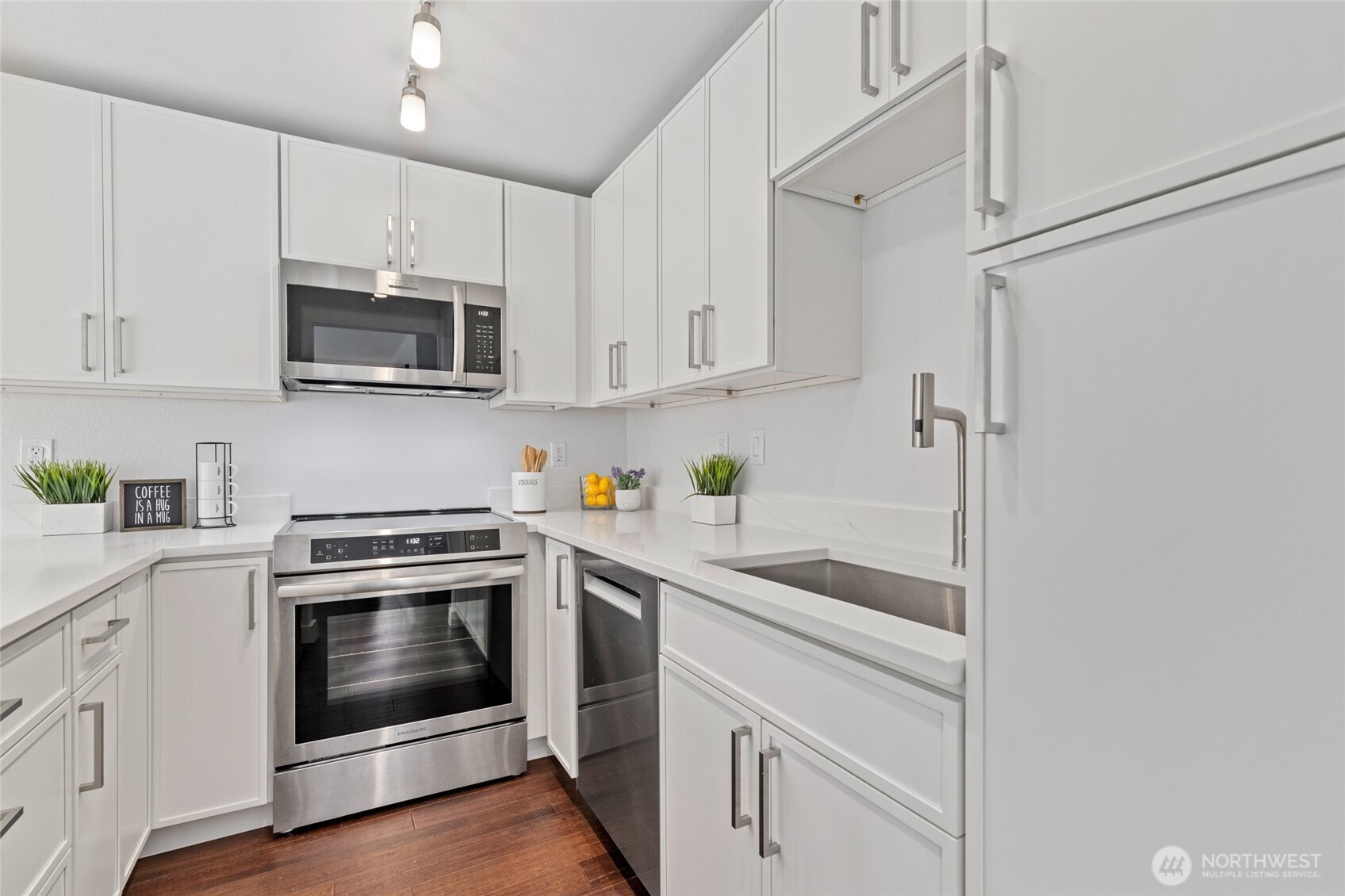 7850 Green Lake Drive N Unit: 101