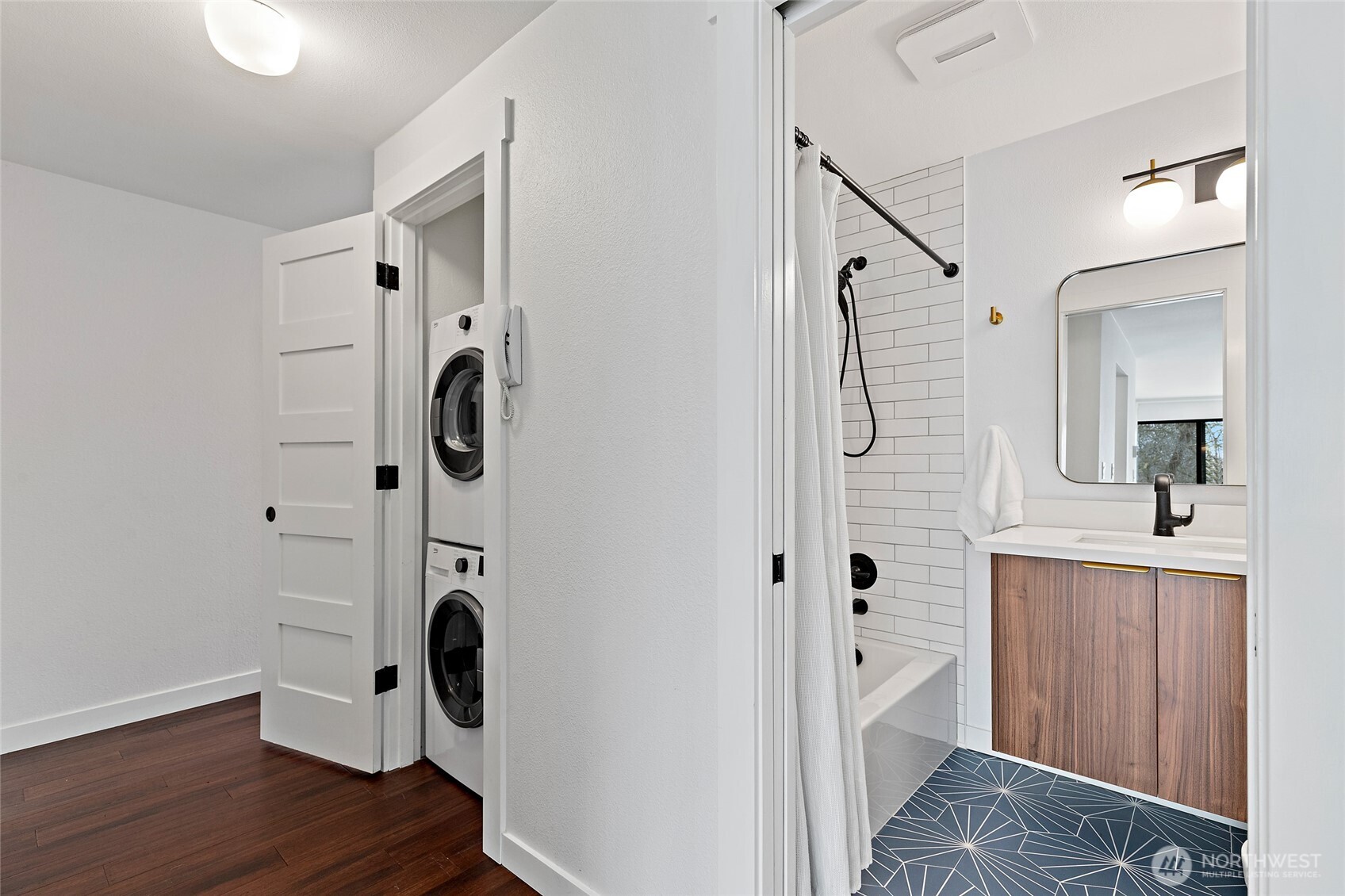 7850 Green Lake Drive N Unit: 101