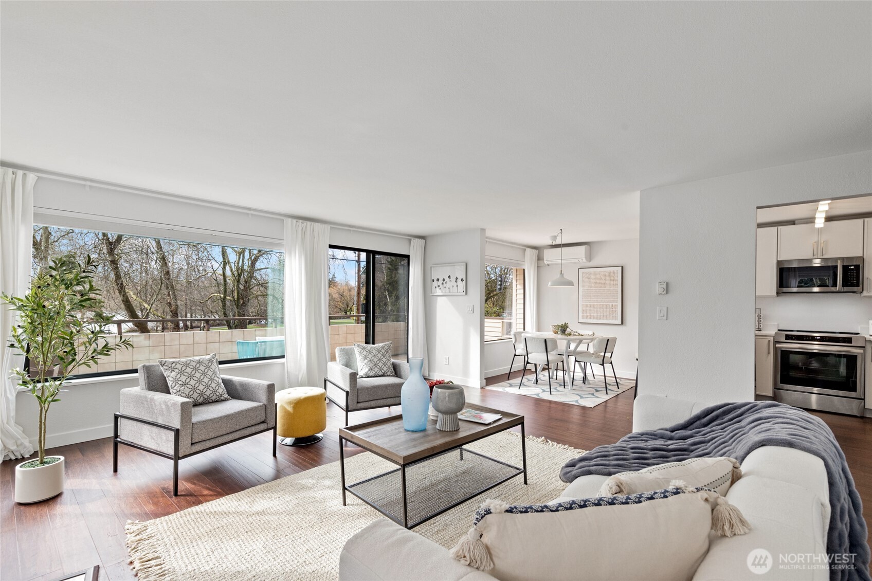 7850 Green Lake Drive N Unit: 101