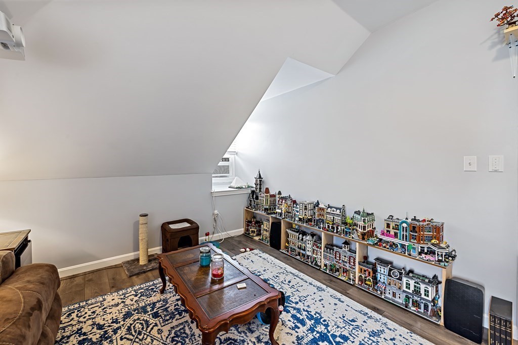 50 Maple St