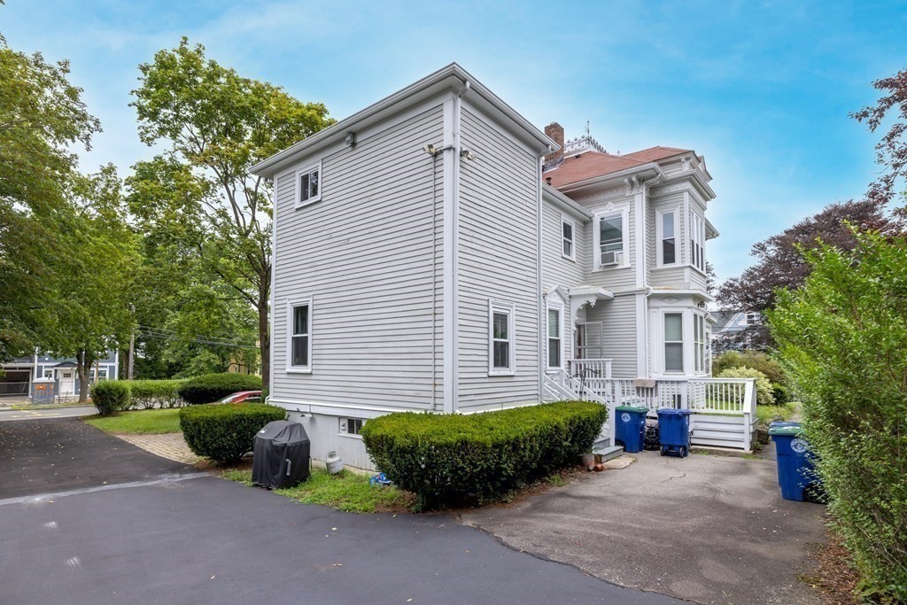 50 Maple St