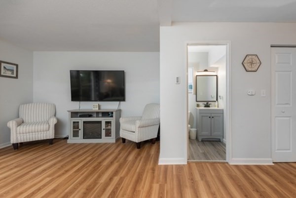 6 Adam Street # 5