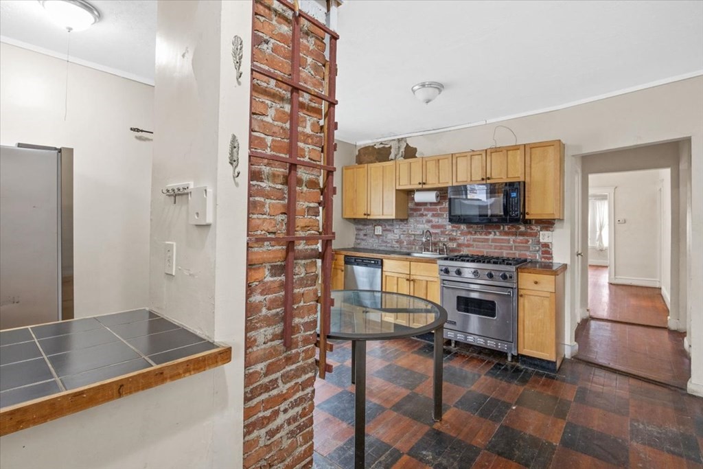 16 West St