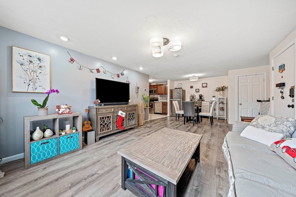 3 Tara Dr # 7