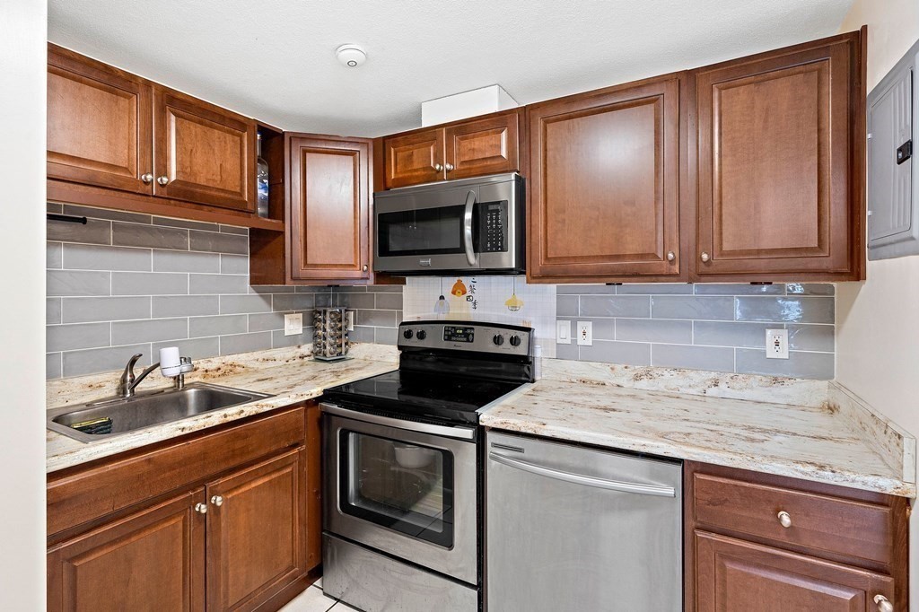 3 Tara Dr # 7
