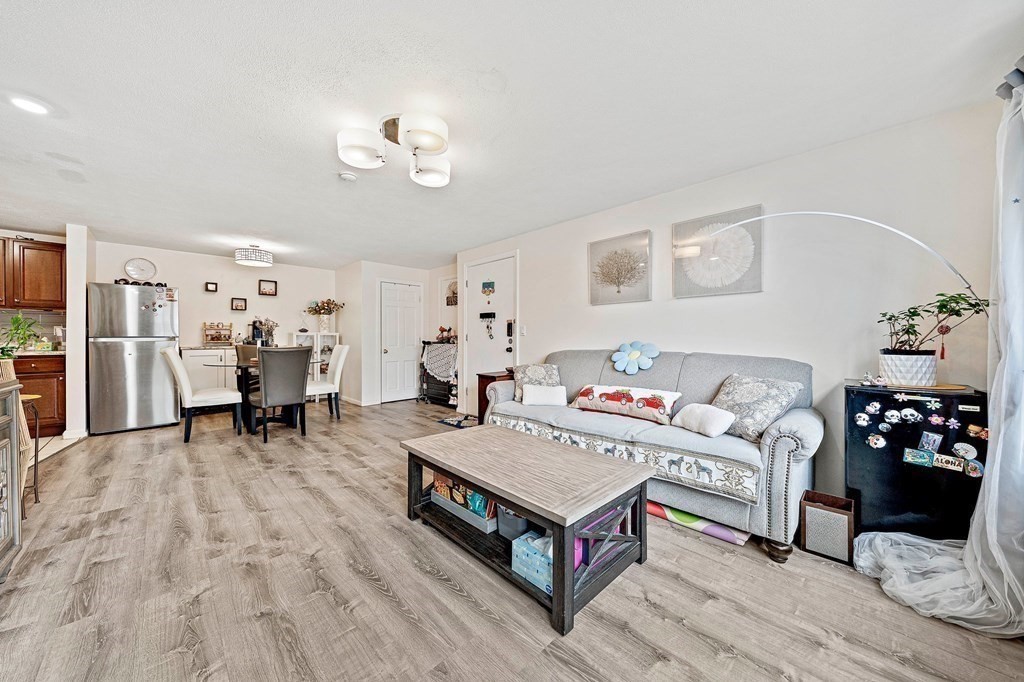 3 Tara Dr # 7