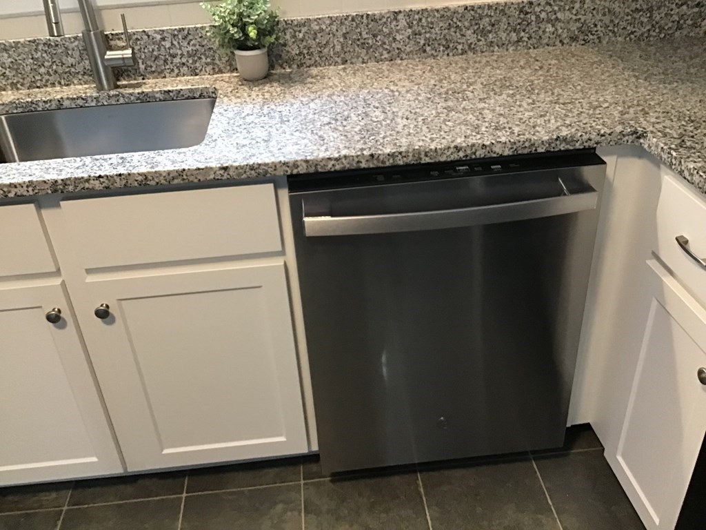 27 Surrey Ln # 27