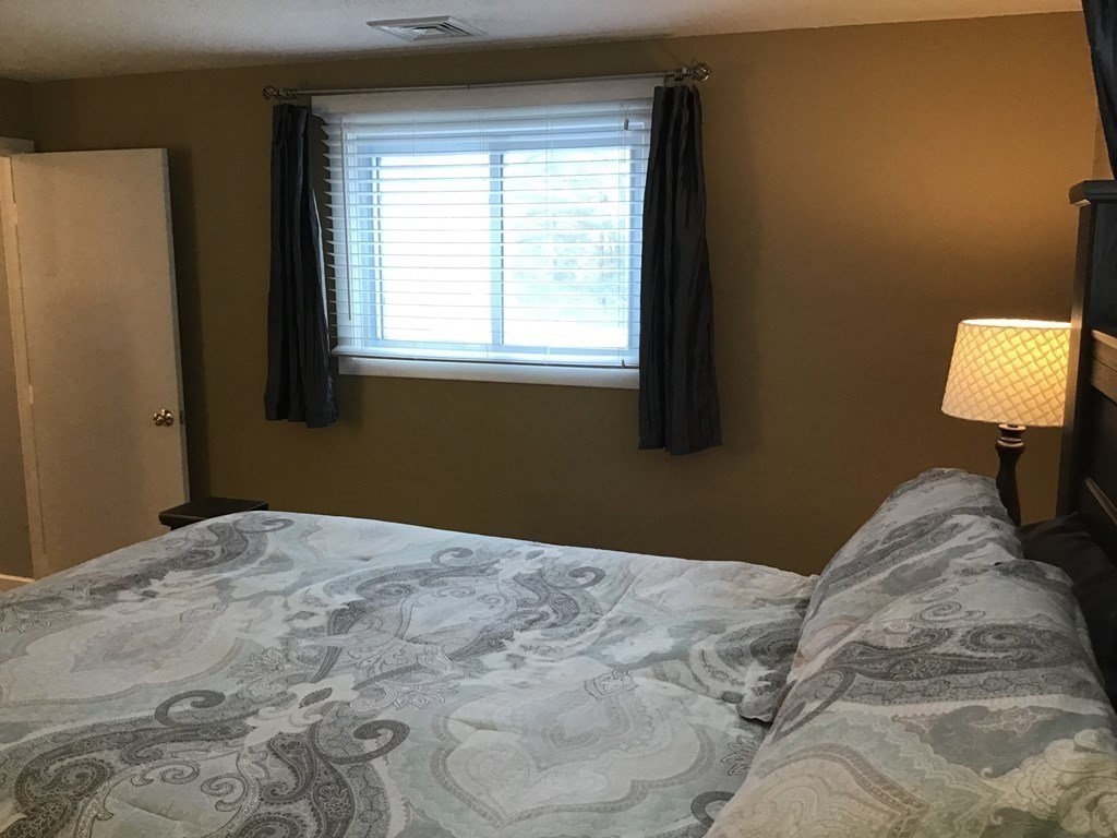 27 Surrey Ln # 27