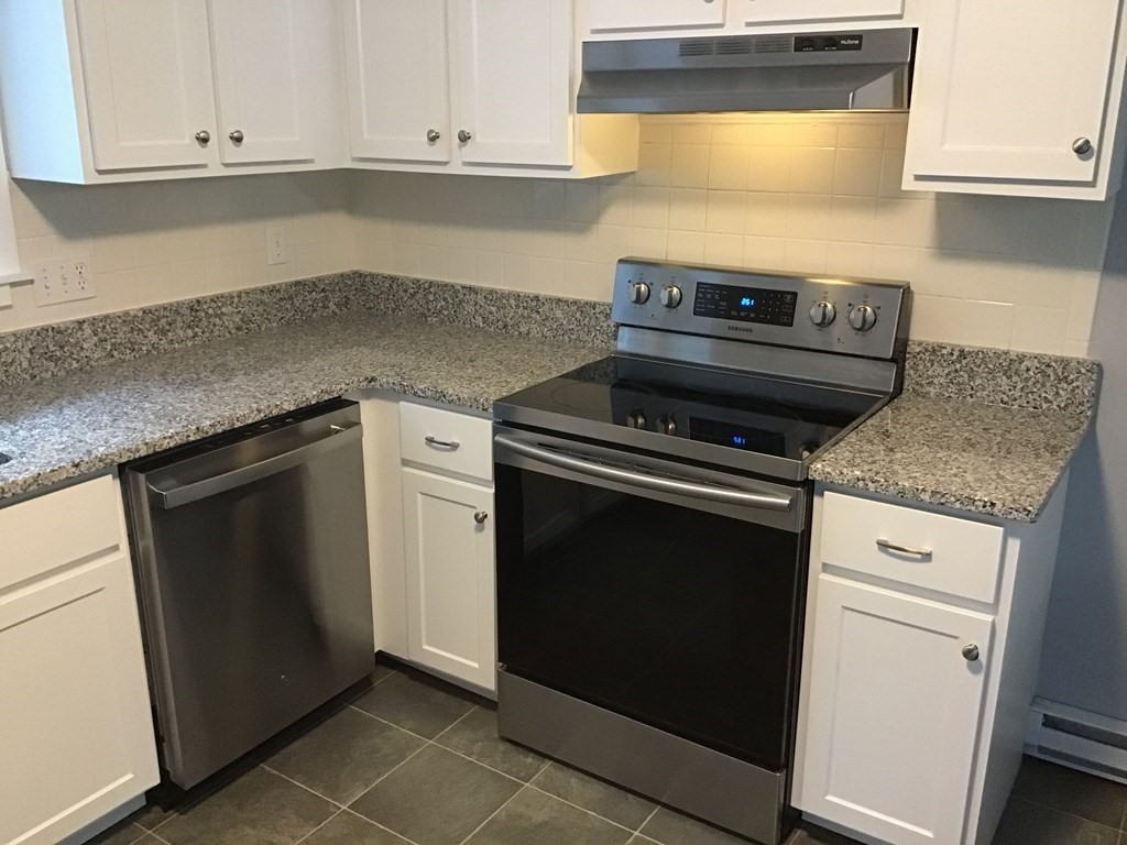 27 Surrey Ln # 27
