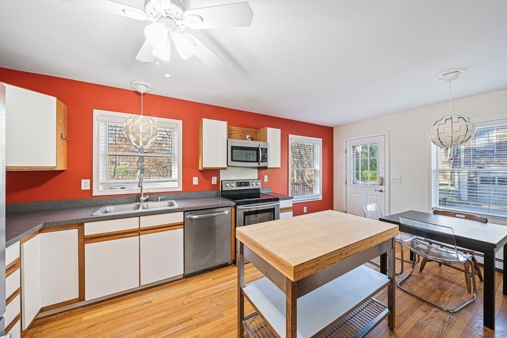 28 Burnside St