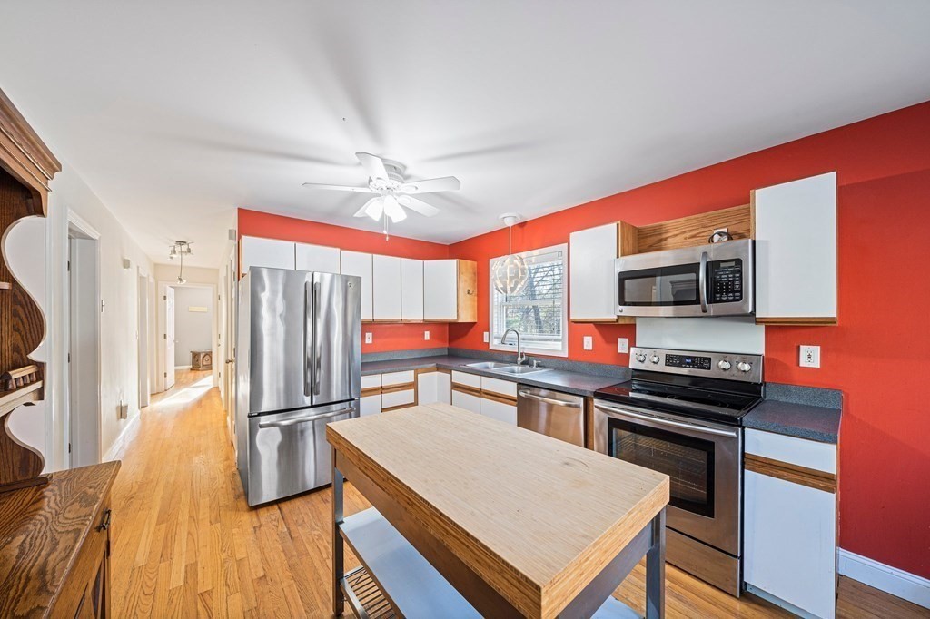 28 Burnside St