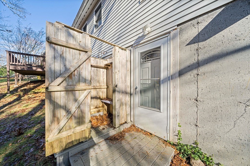 28 Burnside St