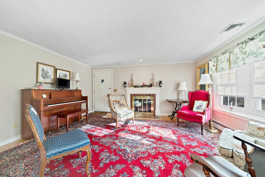 27 Edwards Rd