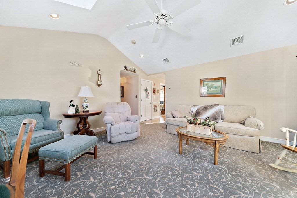 27 Edwards Rd