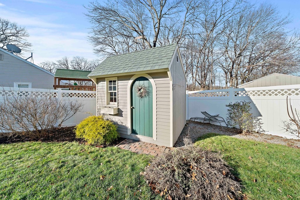 27 Edwards Rd