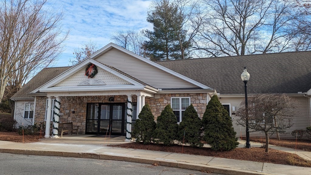 21 Hampshire Rd # 205
