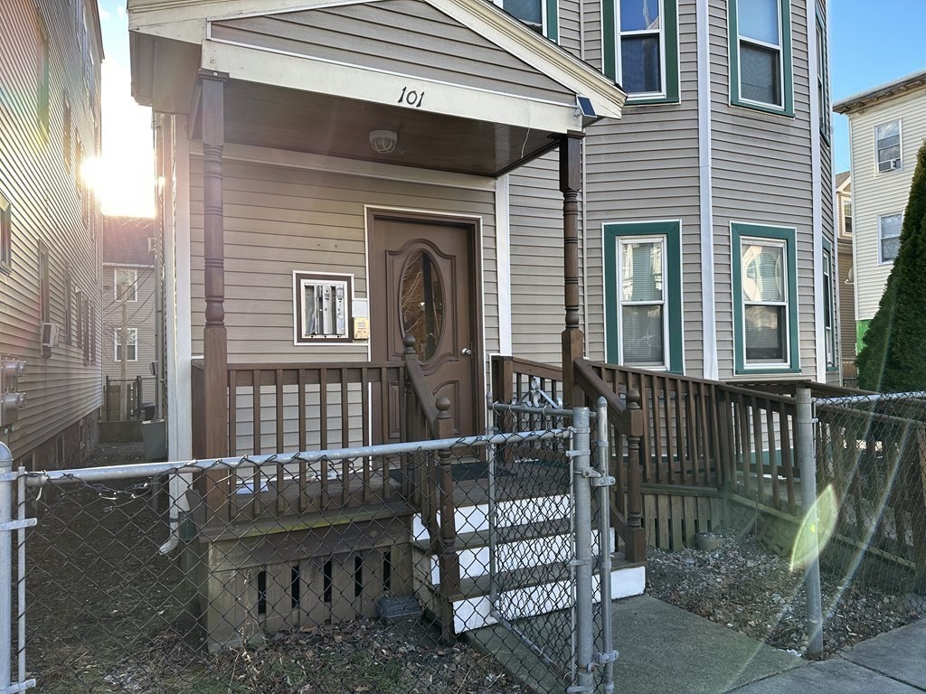 101 Hancock St