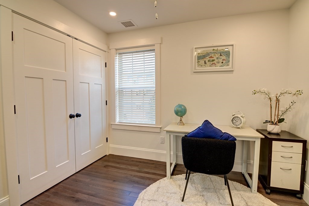 77 Joseph Rd