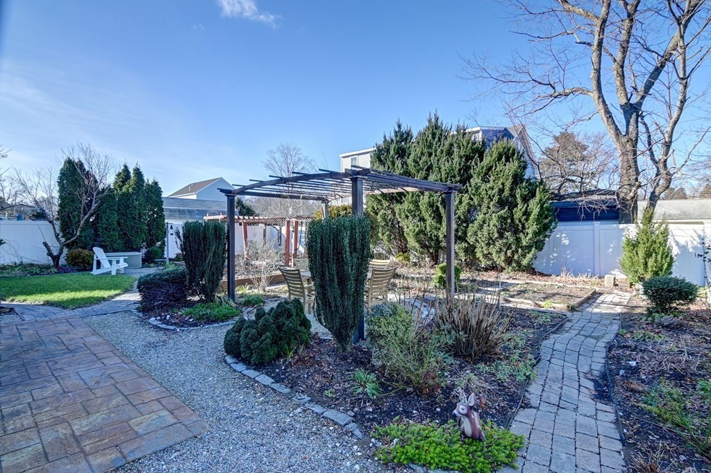 77 Joseph Rd