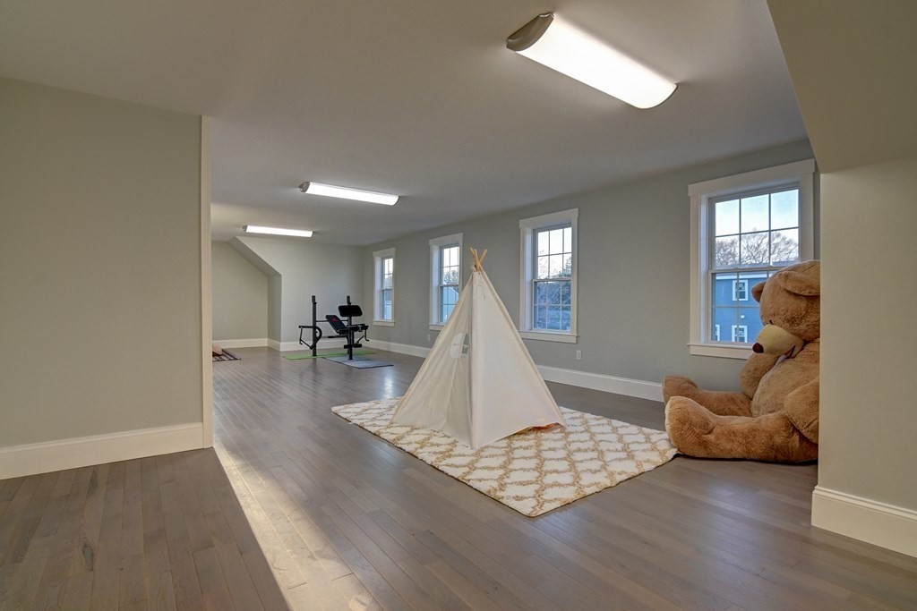 77 Joseph Rd