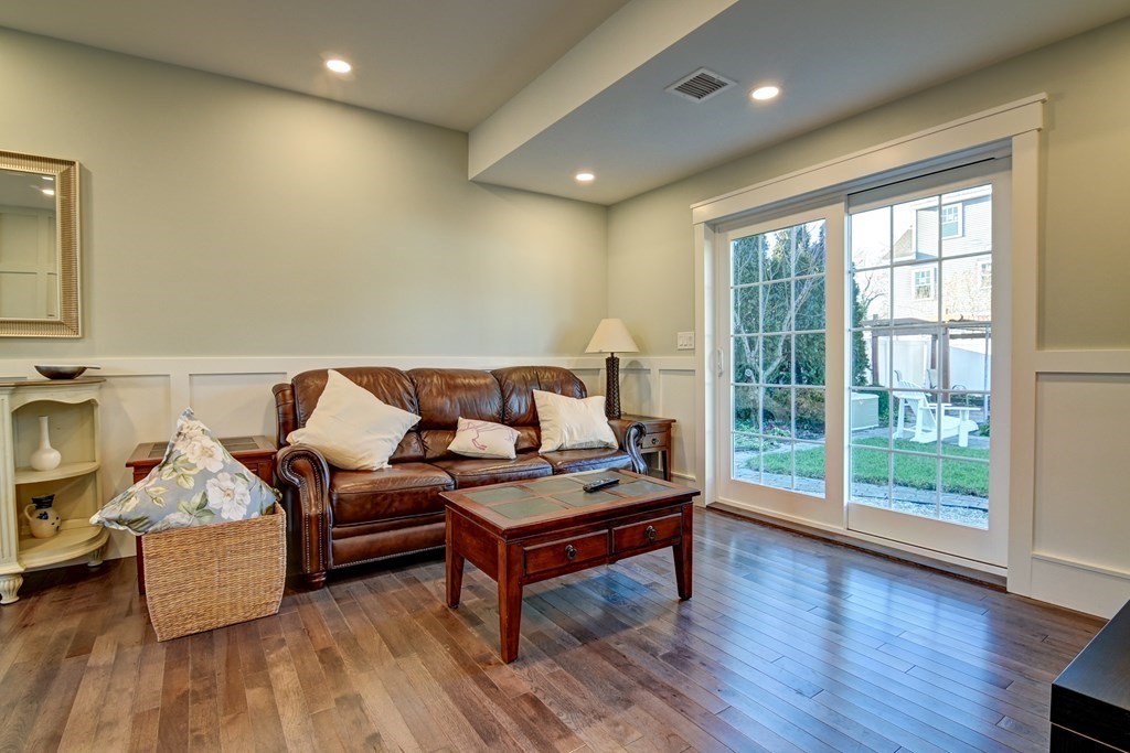 77 Joseph Rd