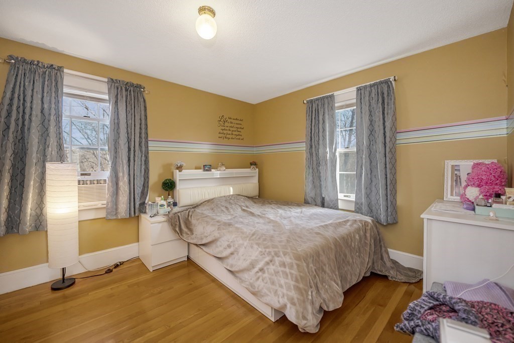 28 Newfield St
