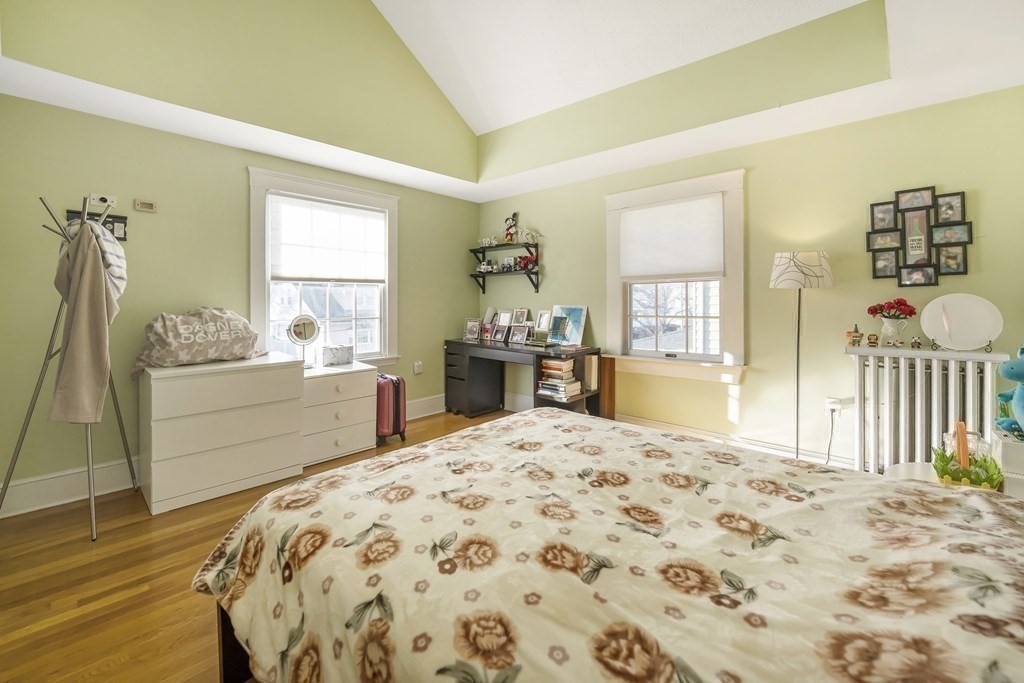 28 Newfield St