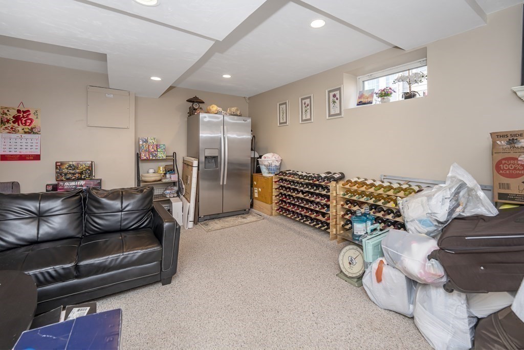 28 Newfield St