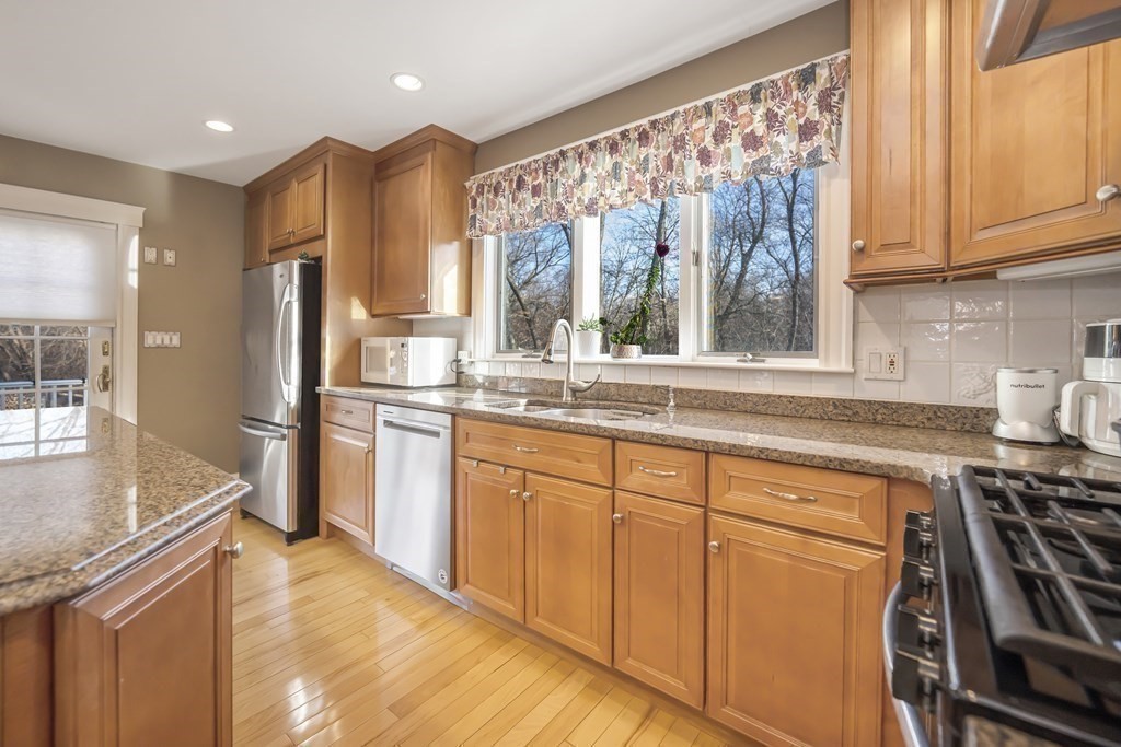 28 Newfield St