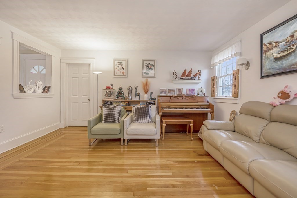 28 Newfield St