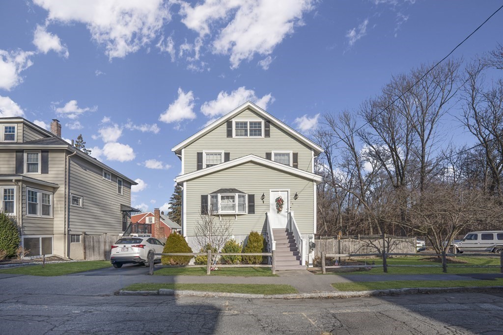 28 Newfield St