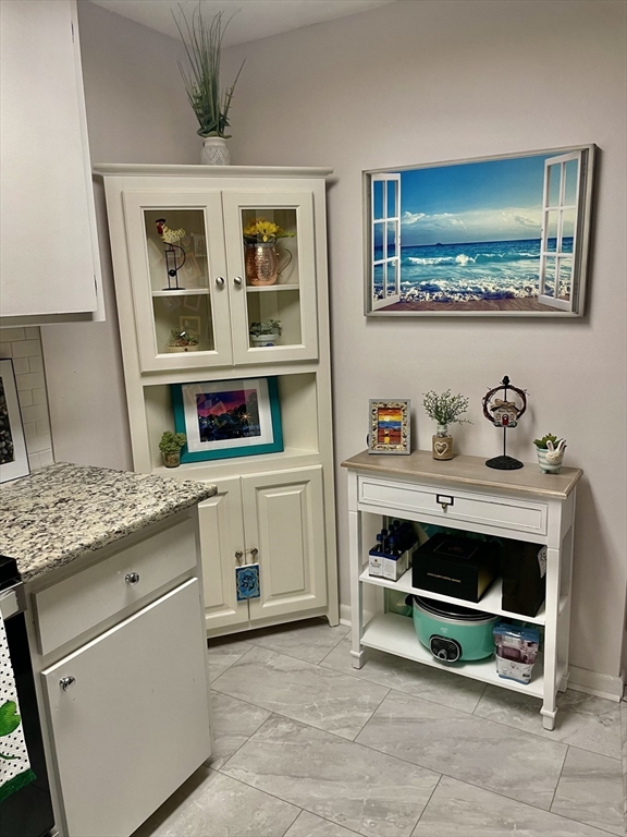 99 Fountain Ln # 8