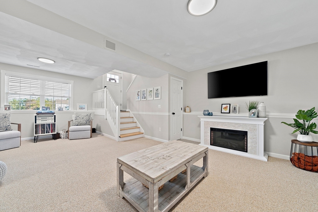 80 Dickson Dr